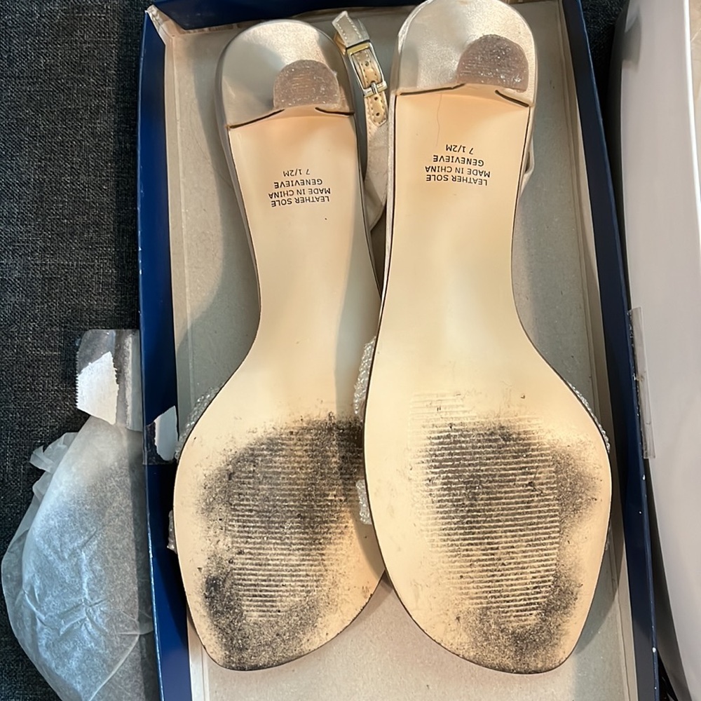 Sling back beaded kitten heels. Pearls on white satin. - Picture 3 of 3
